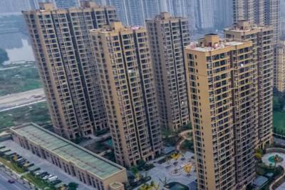 2016年郑州最后一场土拍结果 三宗地块均底价成交，郑州房地产市场呈现降温态势